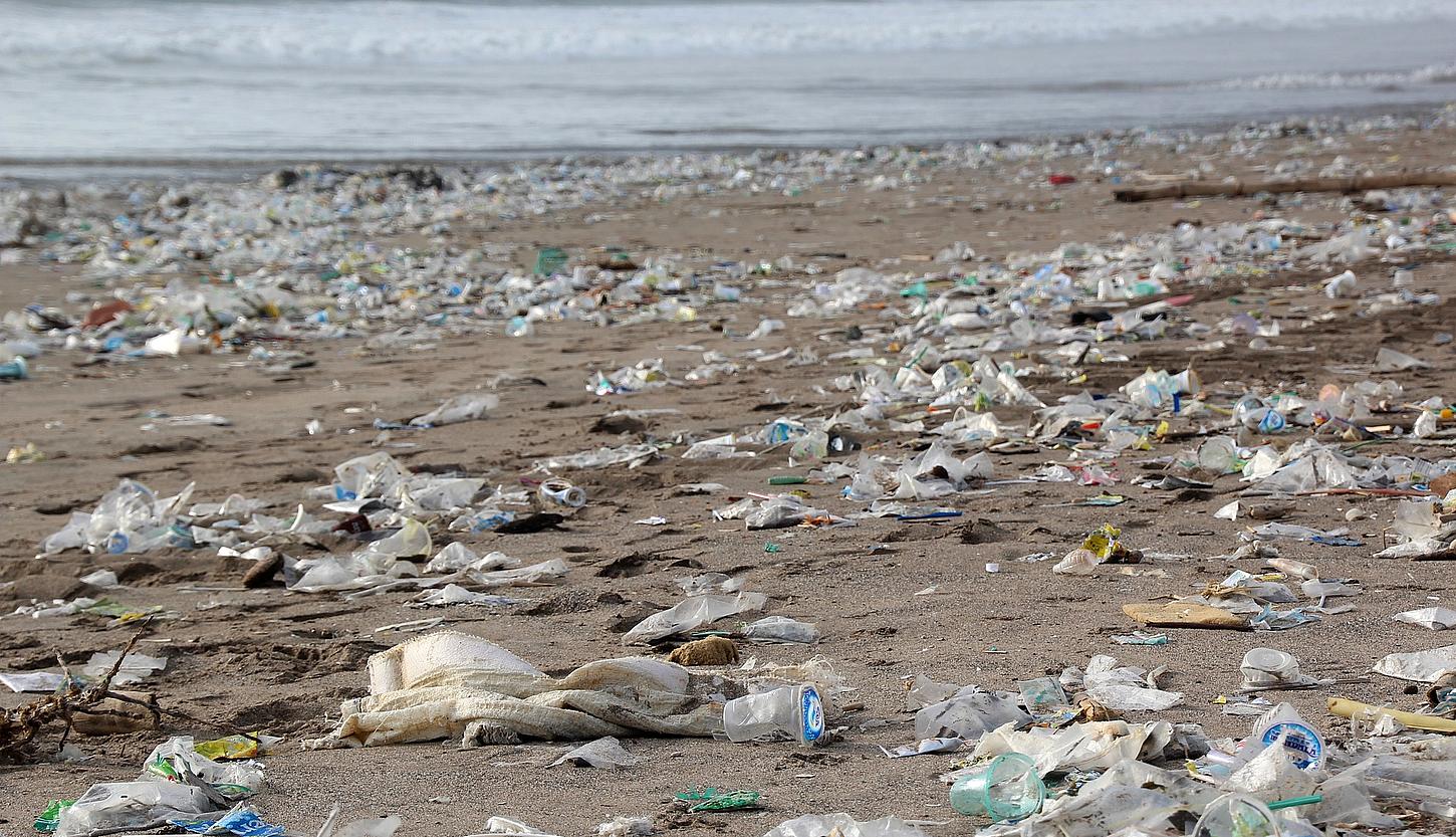 Acuerdo para crear un tratado mundial obligatorio para frenar la basura de plástico